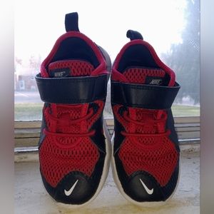 Nike kid Velcro sneakers